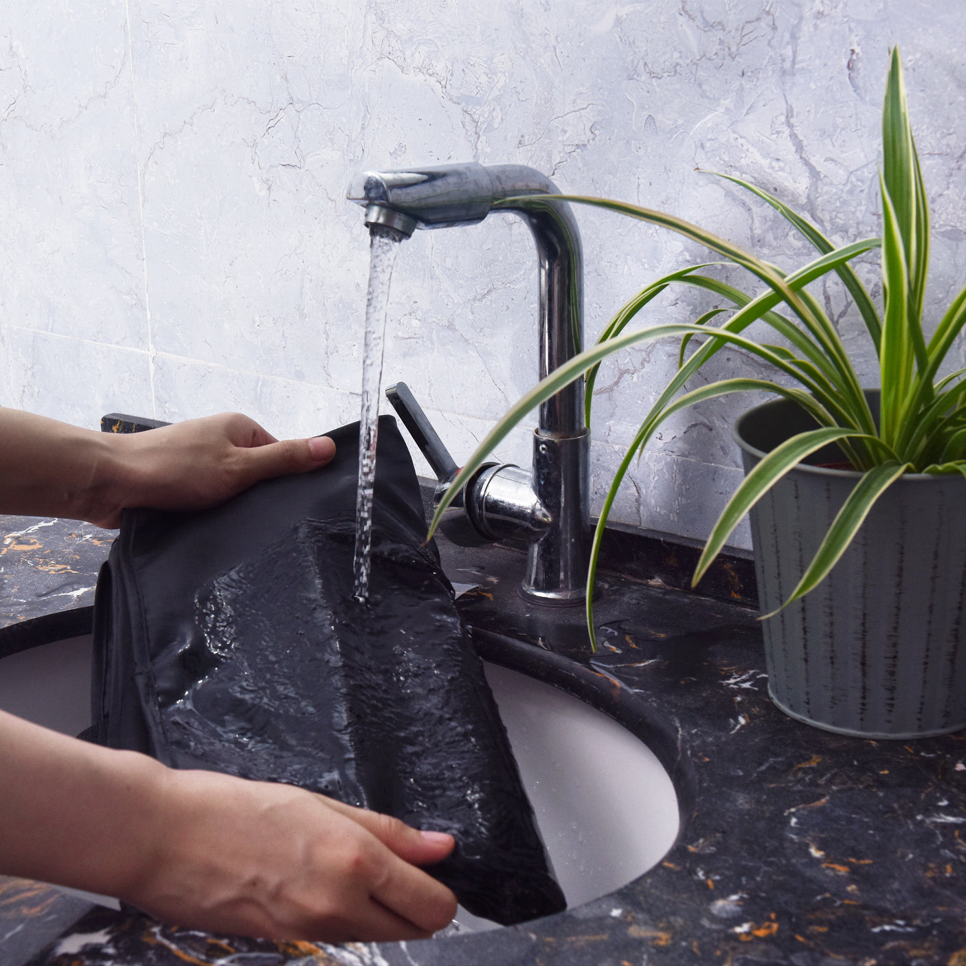 4-Shelf Hanging Organizer