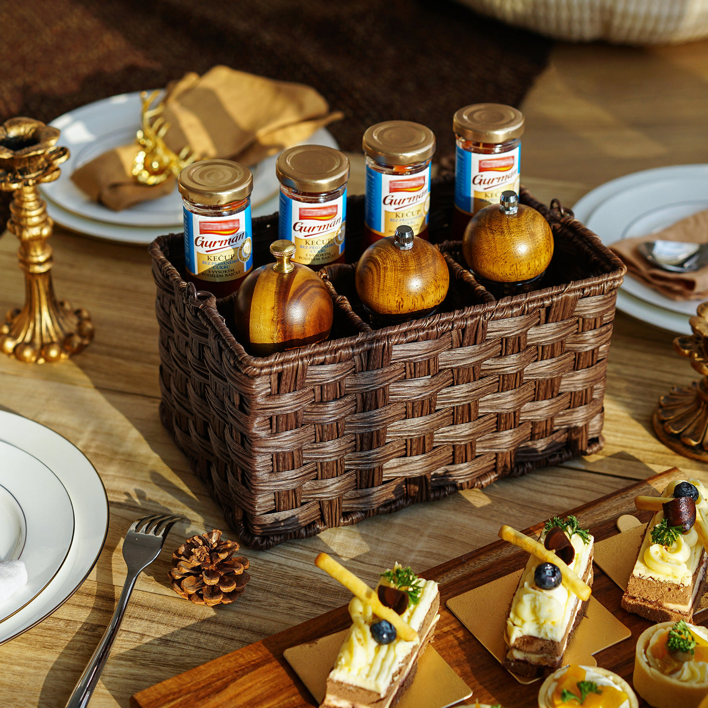 Wicker Utensil Holder Organizer with Handle