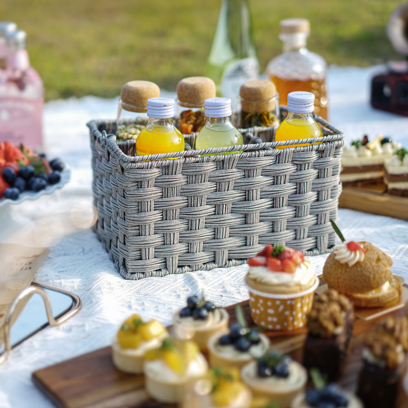 Wicker Utensil Holder Organizer with Handle