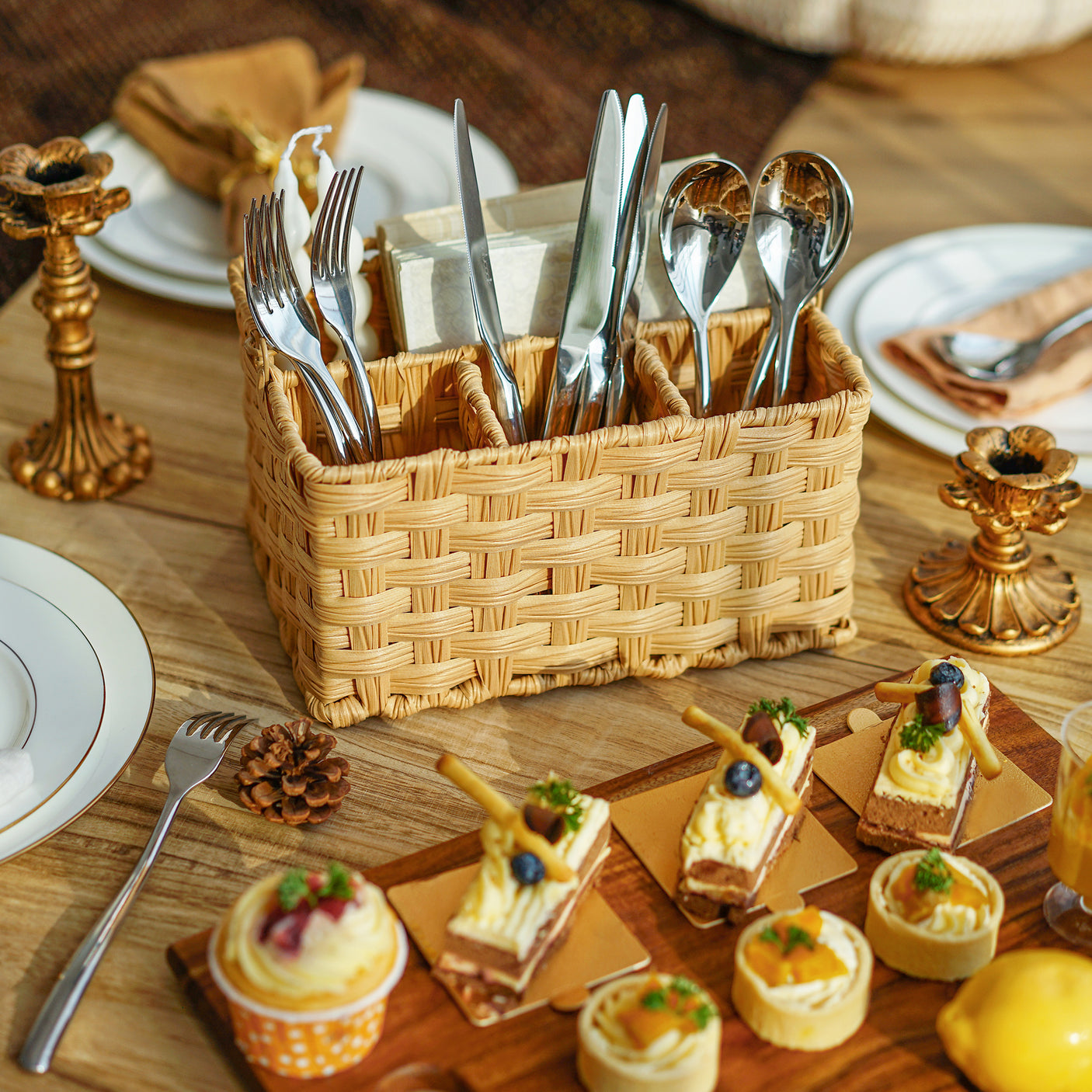 Wicker Utensil Holder Organizer with Handle