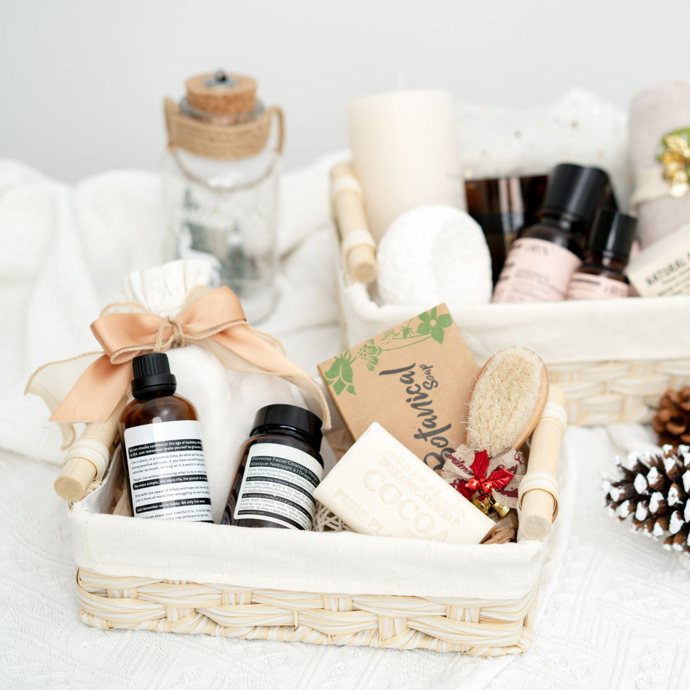 Lined Wicker Baskets with Wooden Handles, 2 in 1 Pack