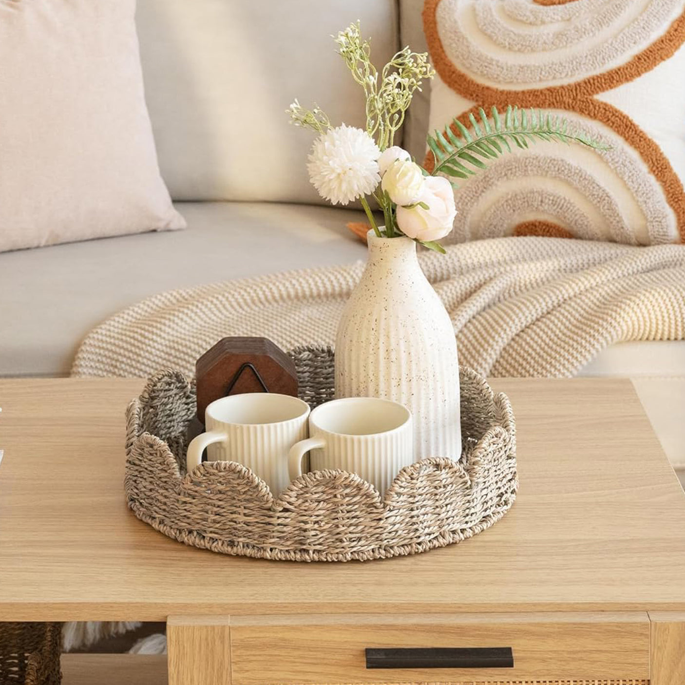 Wicker Scalloped Edge Serving Tray, Rectangle Tray with Built-in Handles, Hand-Woven Scalloped Rattan Tray, Wicker Trays for Décor