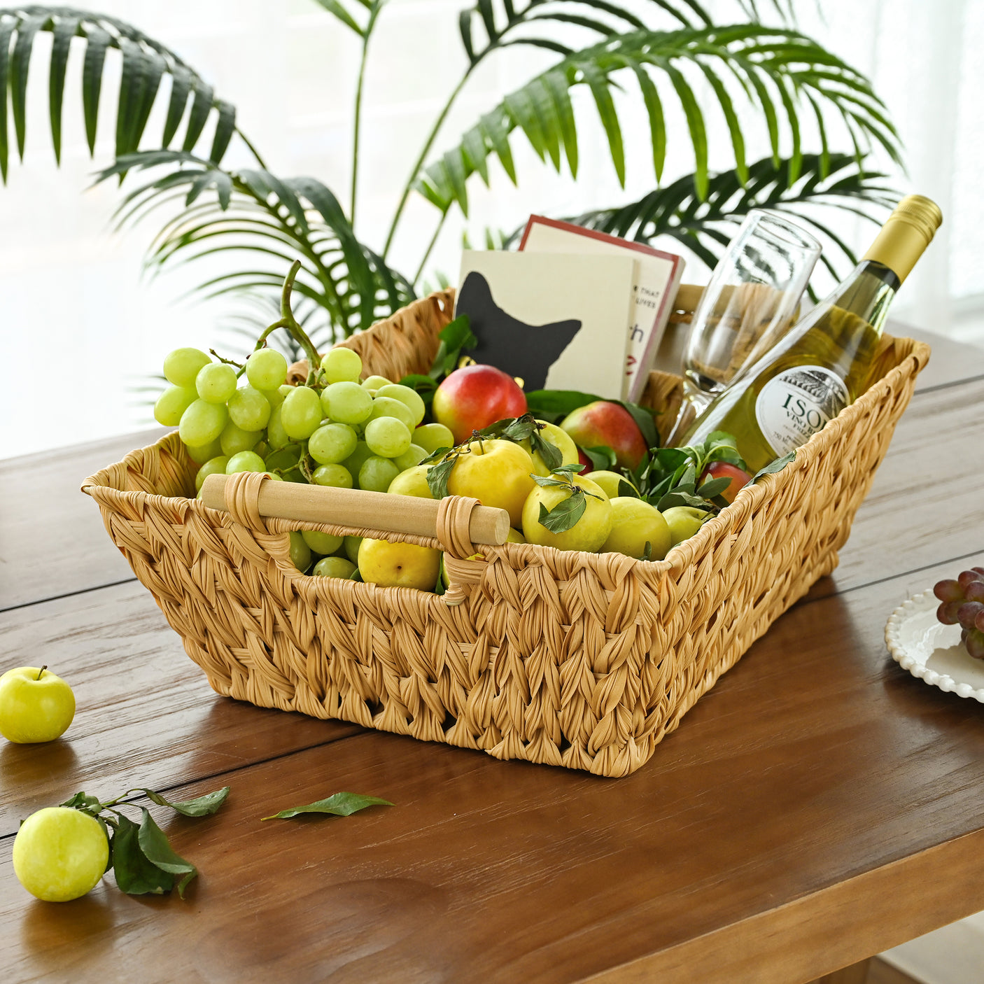 Trapezoidal Wicker Baskets with Wooden Handles