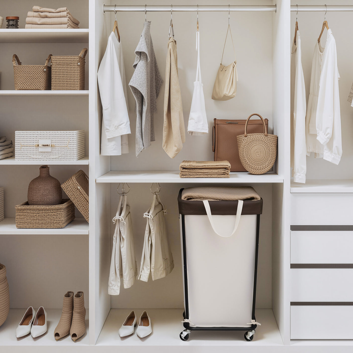 160L Laundry Basket with Wheels